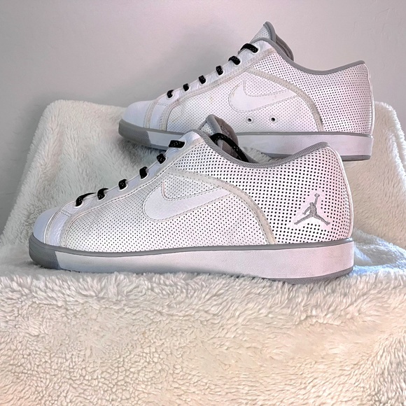 Air Jordan Sky High Retro Low White-Wolf Grey - Picture 3 of 6